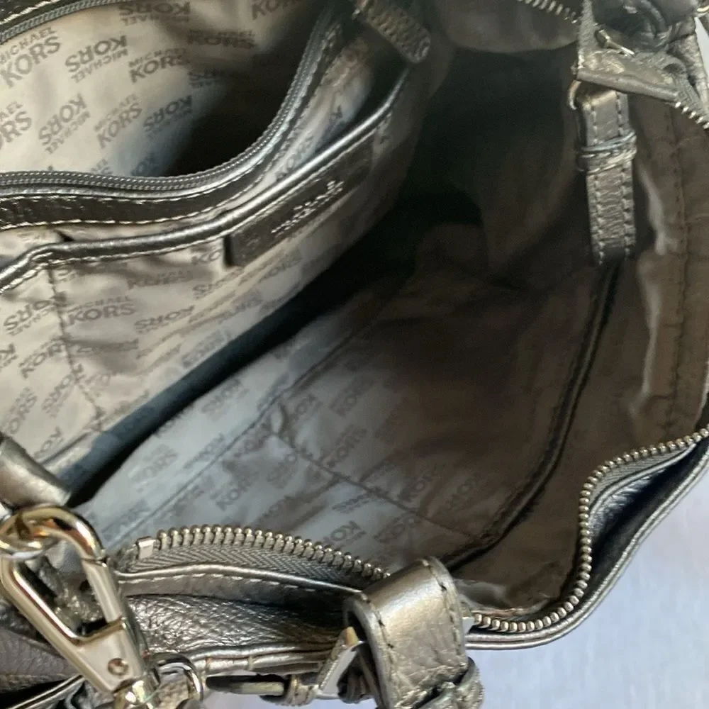 MICHAEL KORS Metallic Silver Gray Pebbled Leather Hobo Style Bag